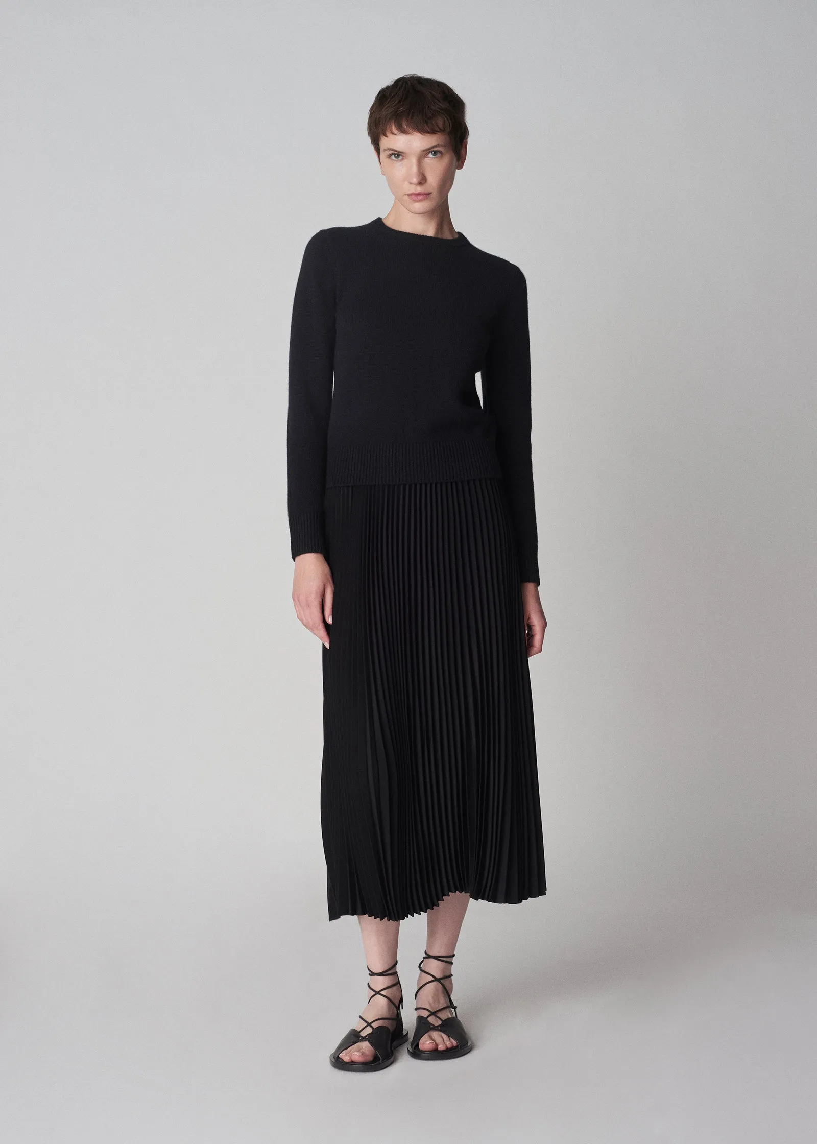 Pleated Elastic Waist Skirt in Stretch Crepe - Black