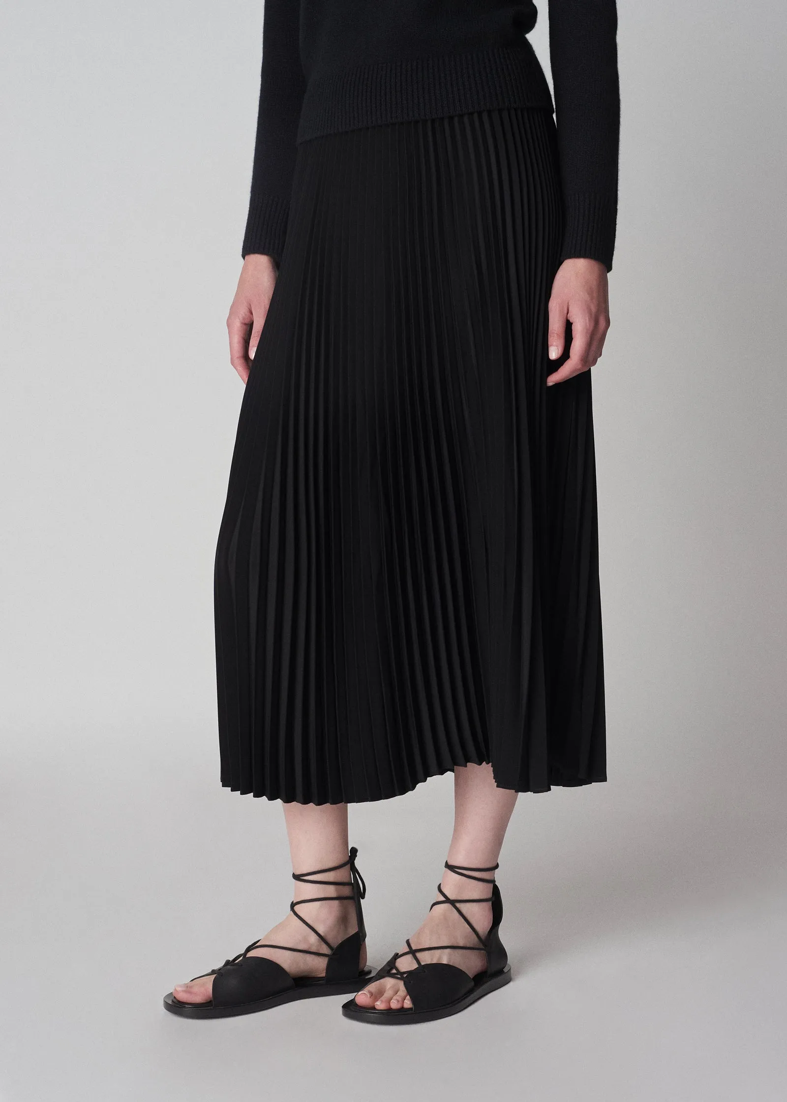 Pleated Elastic Waist Skirt in Stretch Crepe - Black