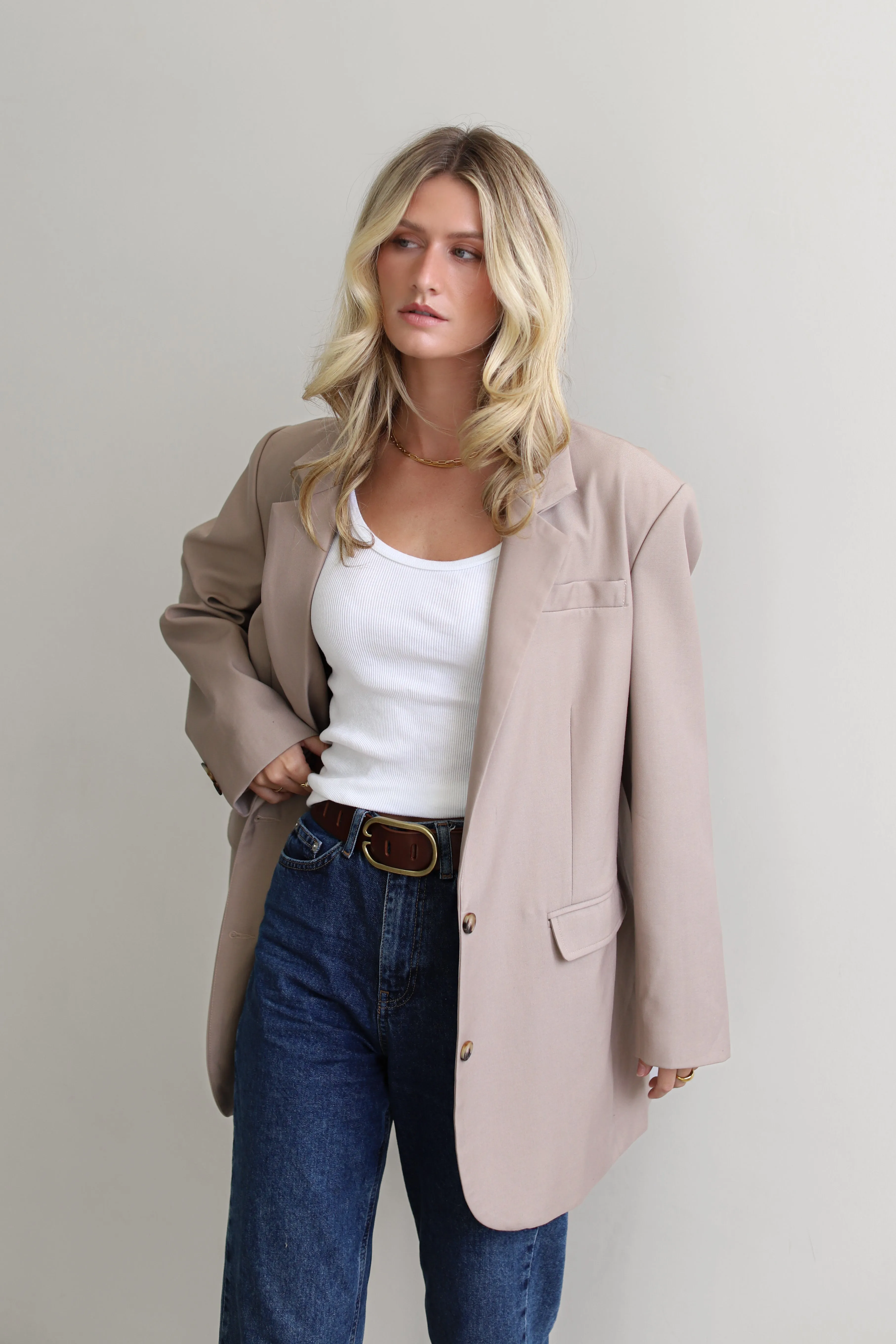 THE ULTIMATE BLAZER- BEIGE