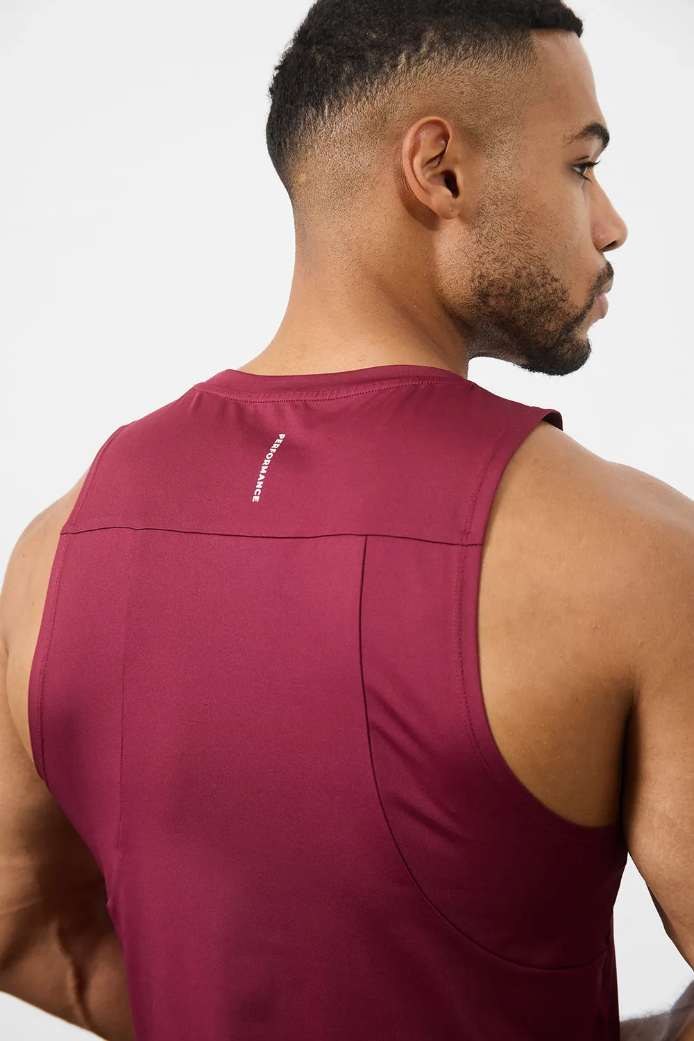 Training Vest in Burgundy